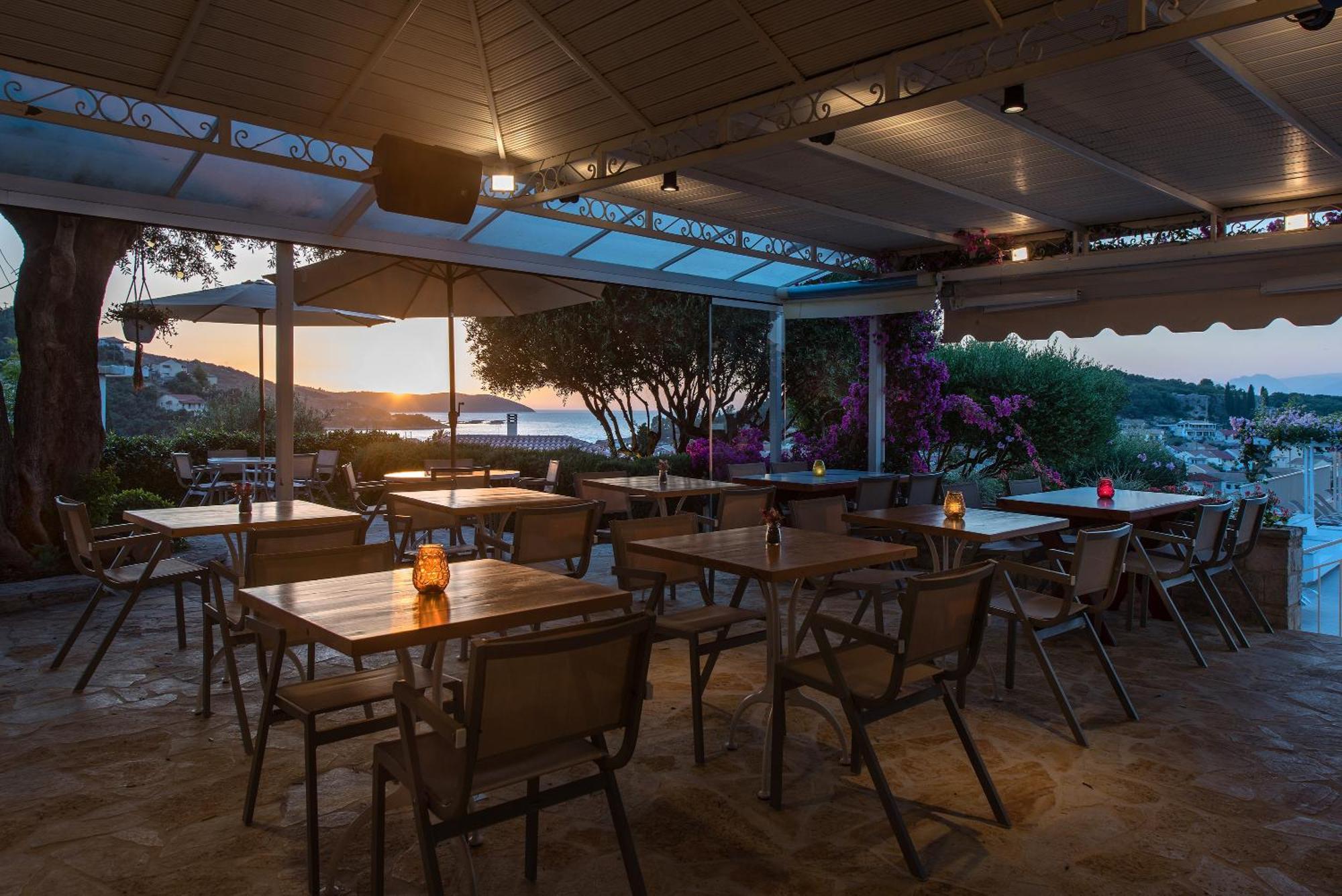Hill Lofos Hotel Kassiopi Exterior photo