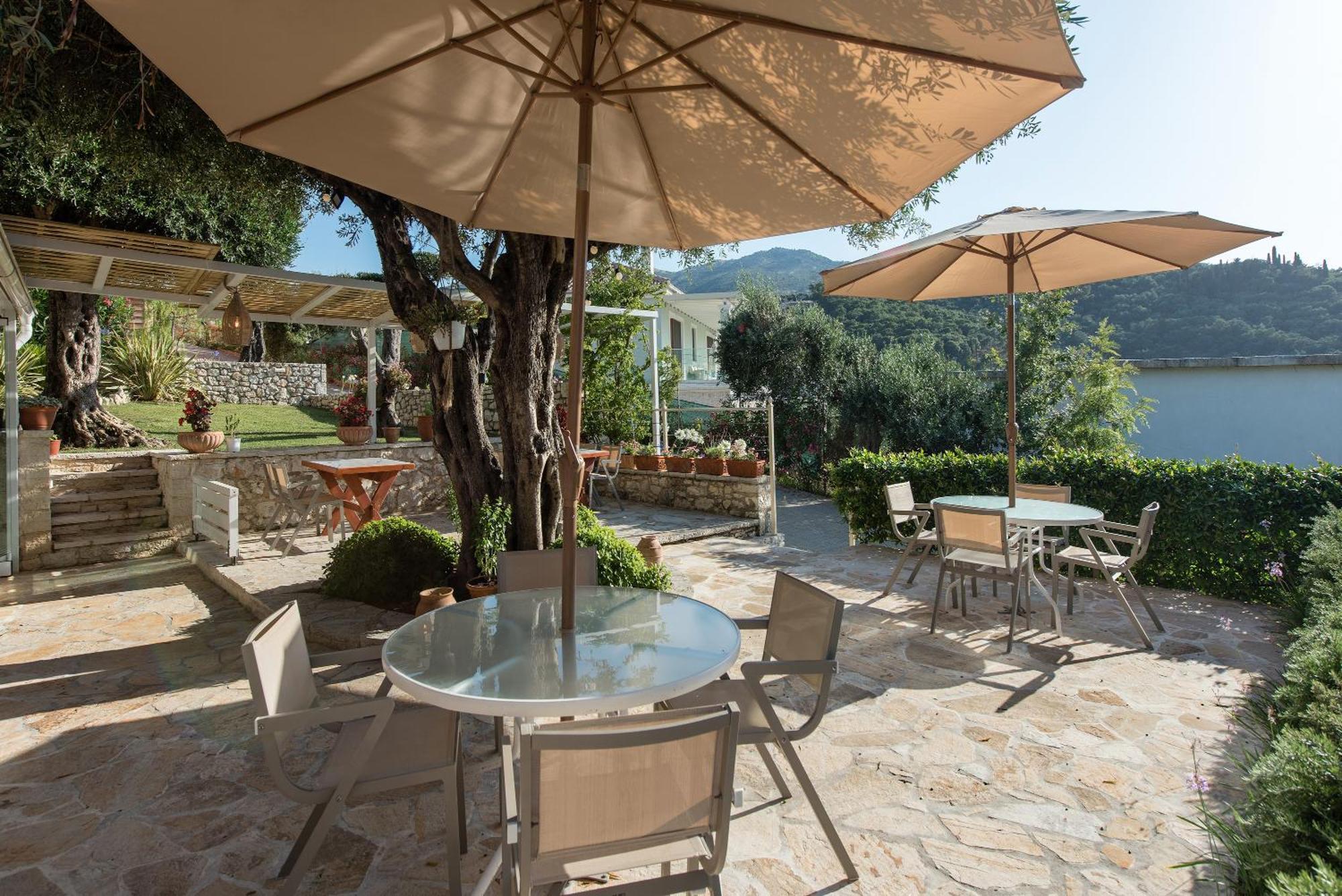 Hill Lofos Hotel Kassiopi Exterior photo